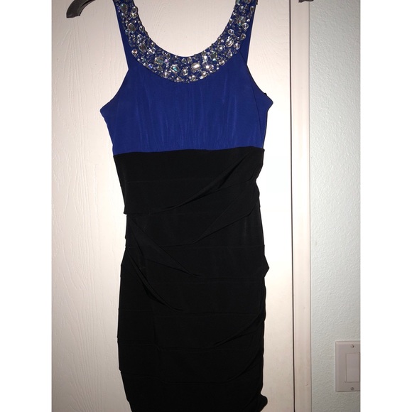 Dresses & Skirts - Cocktail dress